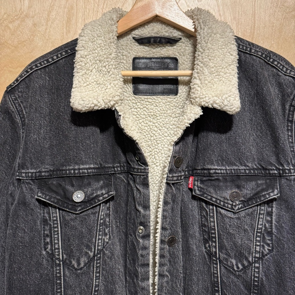 Levi’s The Sherpa Trucker Jacket - Picture 3 of 5